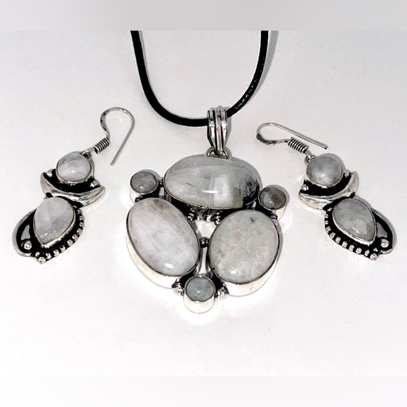 Multiple Rainbow Moonstone Pendant & Earrings - Picture 6 of 10